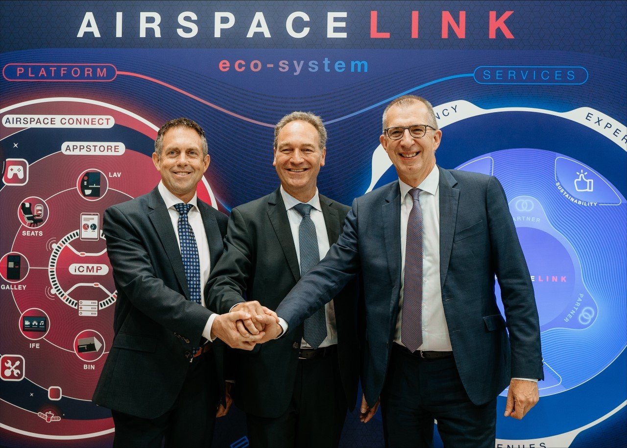 L-R: Matt Smith, CEO, Safran Passenger Innovations, André Schneider, Airbus VP Cabin & Cargo Programme and Philippe Carette, President of Inmarsat Aviation